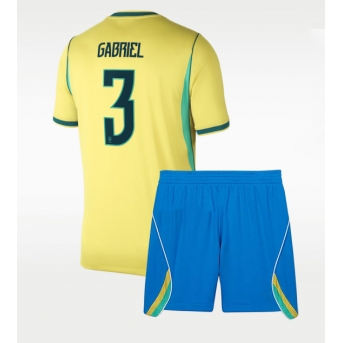 Billige Fotballdrakt Brasil Gabriel Magalhaes #3 Replika Hjemmedraktsett Barn VM 2026 Kortermet (med bukser)